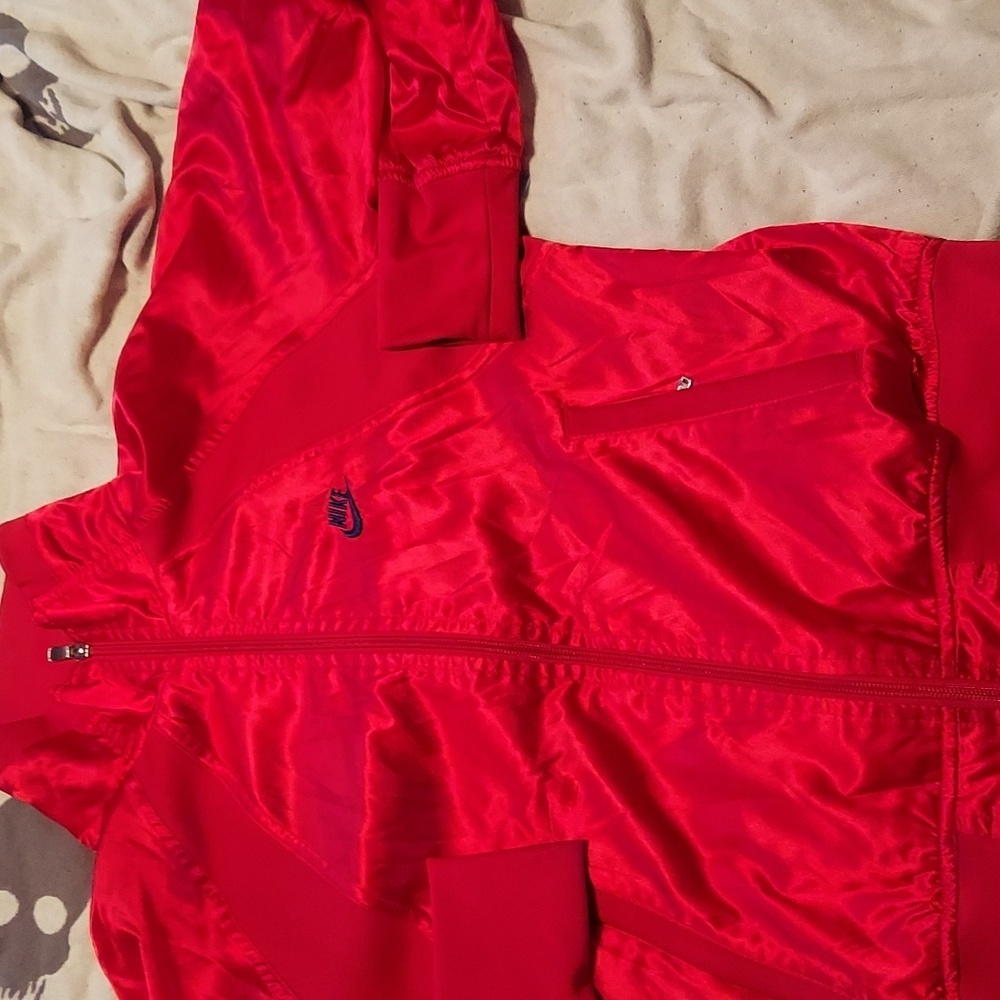 Fire! Nike gray label. 90s hip hop. Nylon. Sports wear. Full zip track jacket